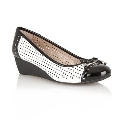Lotus White Perf/black shiny 'Elizabeth' ballerina slip on shoes